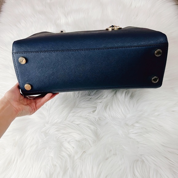 Michael Kors Navy Blue Shoulder Bag ✨Brand New - Picture 5 of 6